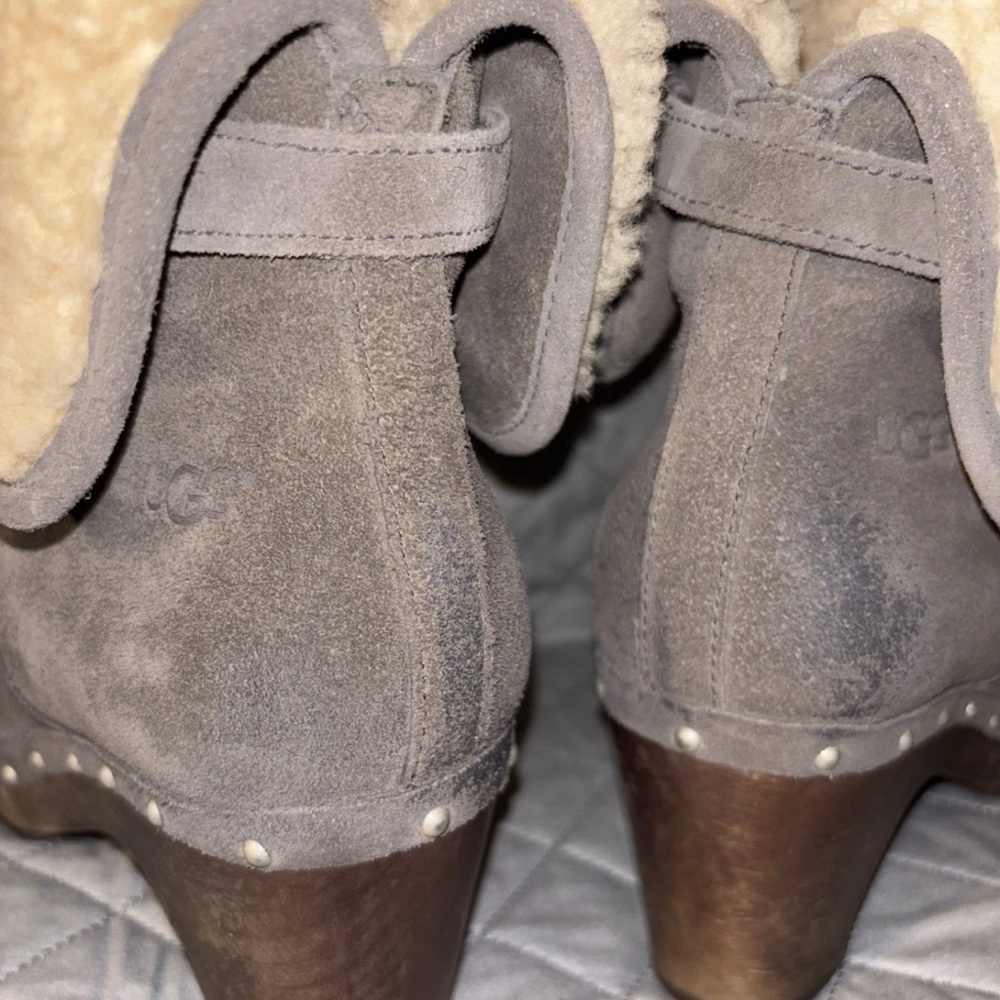 UGG Lynnea Wm 8US/39EU Gray Suede Shearling Ankle Boots Wooden Clog Soles - Picture 9 of 11